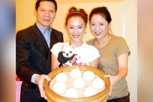 张柏芝回应生三胎生父刘德华张柏芝生三胎真实生父