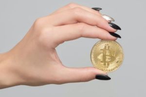 淘宝客服工资—般多少淘宝客服的工资是多少钱一个月